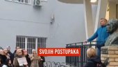 GRUHONJIĆEV NAJBOLJI PRIJATELJ PREDVODI BLOKADE: Zloupotrebljava decu i poručuje - Srbi su genocidni (VIDEO)