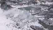 EKSTREMNA HLADNOĆA U SAD: Snimci dronom zabeležili Nijagarine vodopade okovane ledom (VIDEO)