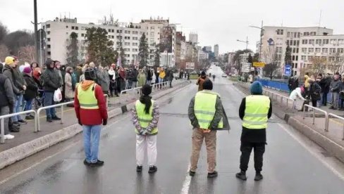 СКАНДАЛОЗНО Након три месеца од највеће трагедије у Новом Саду аутономаши и опозиционари позивају на највећу и најбољу журку у граду