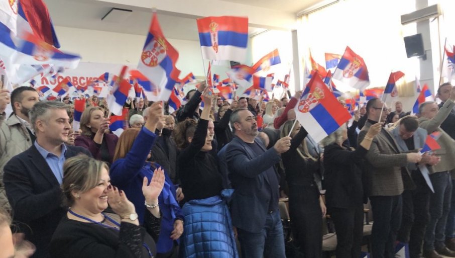 OVDE SU NAŠA DUŠA, KORENI I NAŠA BUDUĆNOST: Veliki miting Srpske liste u Kosovskoj Mitrovici u amfiteatru Tehničkog fakultet