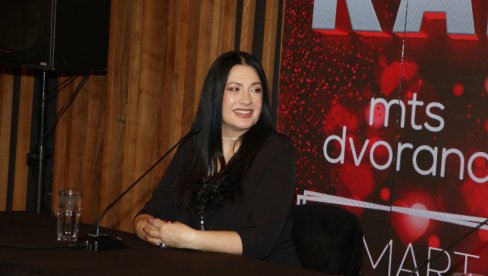 ŽURKA ZA DAN SVIH DAMA: Kaliopi Bukle muzikom proslavlja 40 godina karijere (FOTO/VIDEO)