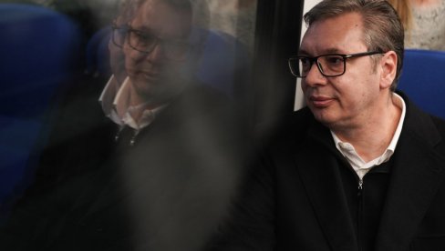 VUČIĆ PRED SKUP U MITROVICI: Uz ovu ogromnu energiju - mislim da ćemo uspeti da se izborimo i vratimo zemlju na pravi kolosek (FOTO)