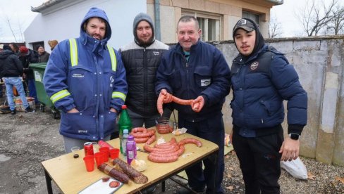 UKUSNA, LJUTA  NI MALO BAKSUZNA: Kobasicijada u Novom Itebeju nadmašila očekivanja