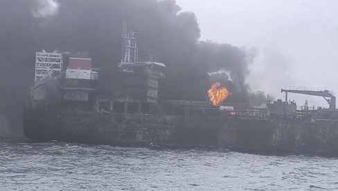 STRAVIČAN SUDAR BRODOVA KOD BRITANSKE OBALE: Zapaljen tanker, nestao član posade kontejnerskog broda (FOTO/VIDEO)