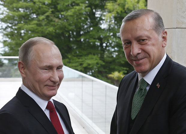 Блумберг: Сукоб Турске и САД златна шанса за Путина