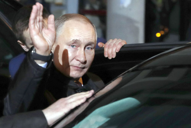 ЗАВРШЕНА ПОСЕТА ПРЕДСЕДНИКА РУСИЈЕ: Вучић испратио Путина (ФОТО+ВИДЕО)