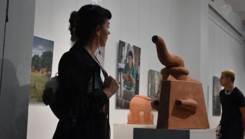 OTVOREN 44. SIMPOZIJUM „TERRA“: U Kikindu stigli vajari iz šest zemalja, radiće do kraja meseca (FOTO) OTVOREN 44. SIMPOZIJUM „TERRA“: U Kikindu stigli vajari iz šest zemalja, radiće do kraja meseca (FOTO)